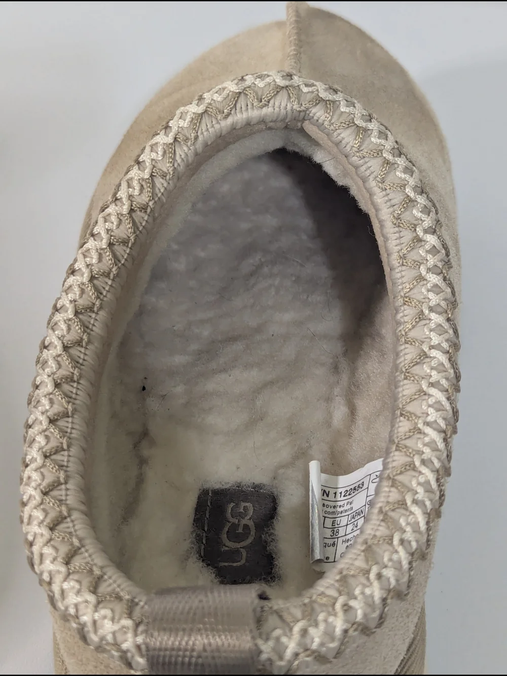UGG Tasman Platform Slippers Sand Beige Suede Sheepskin Lined Women's Size 7